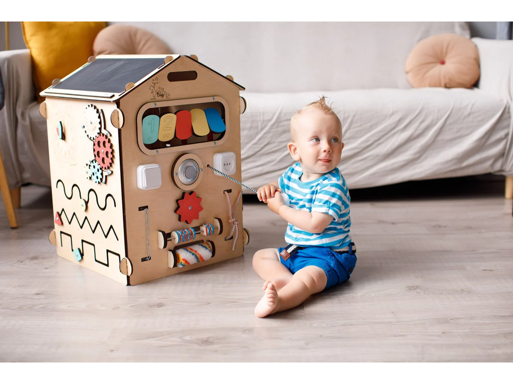 BusyKids Activity -leikkimökki – valmistajan tuotekuva