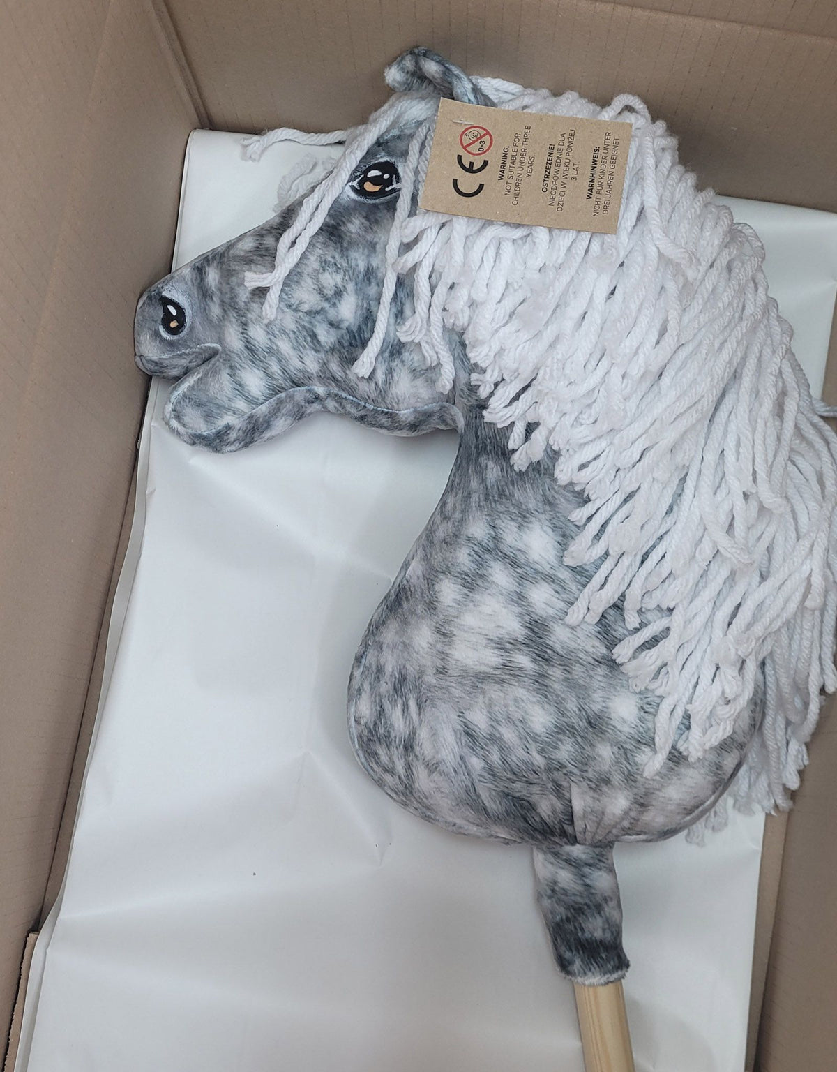 Super Hobby Horse Premium A3 – omenakimo, valkoinen harja – valmistajan kuva 11; kuvan varusteet eivät määritä paketin sisältöä